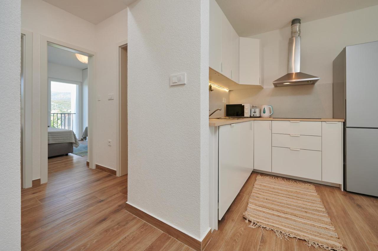 Nela & Sara - 2 Apartments With Heated Swimming Pool Seget Vranjica Eksteriør bilde