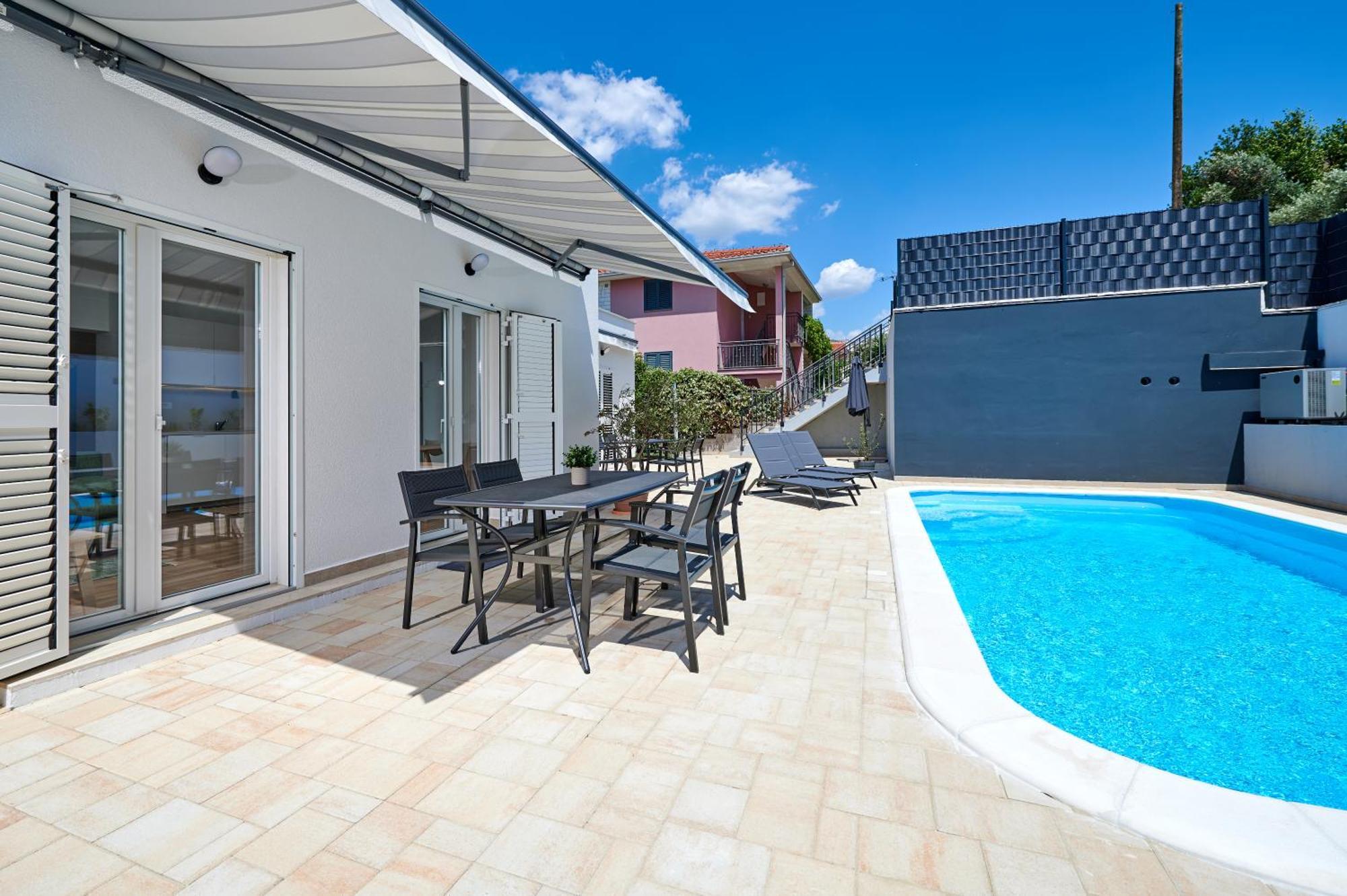 Nela & Sara - 2 Apartments With Heated Swimming Pool Seget Vranjica Eksteriør bilde