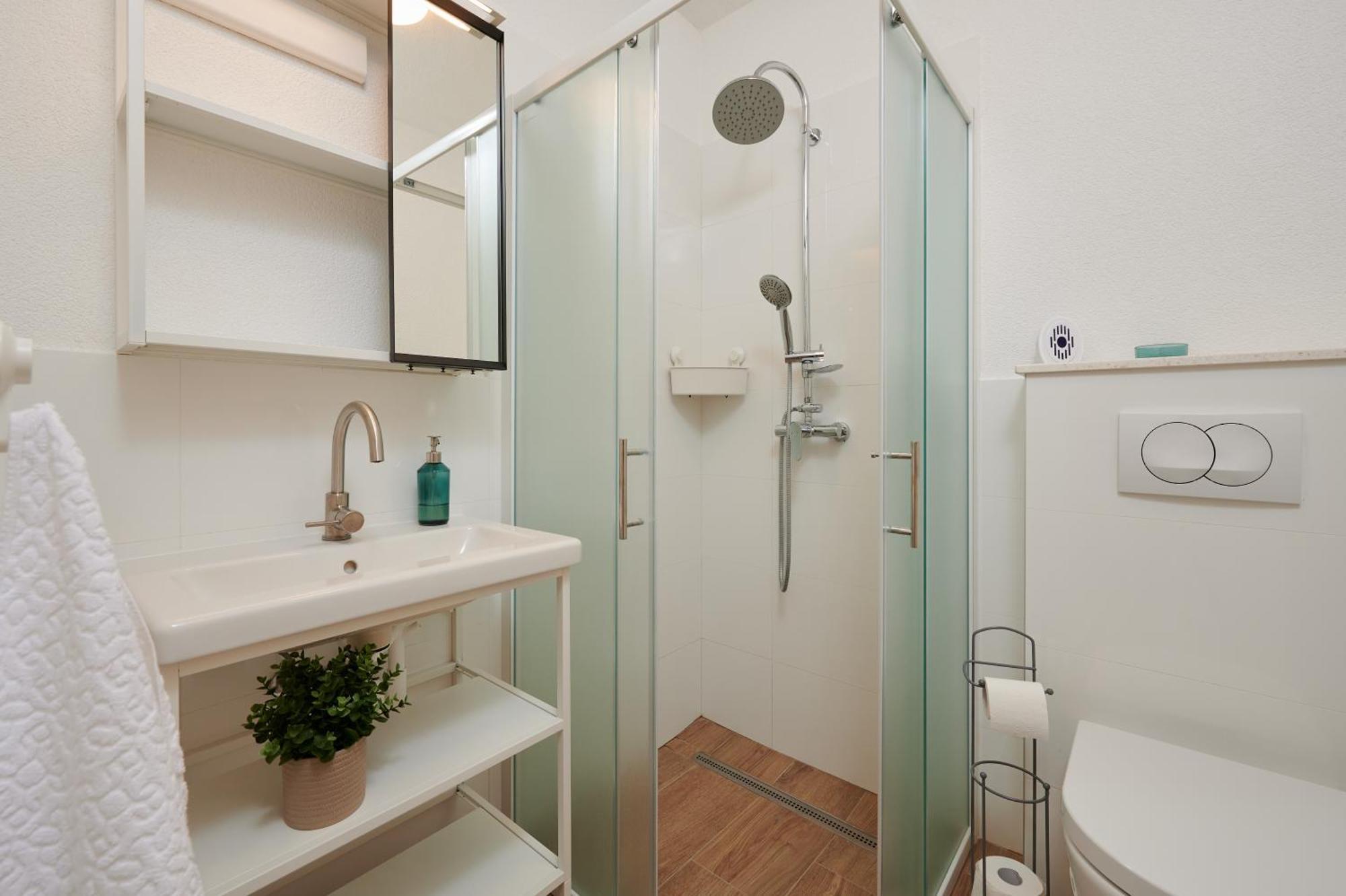 Nela & Sara - 2 Apartments With Heated Swimming Pool Seget Vranjica Eksteriør bilde